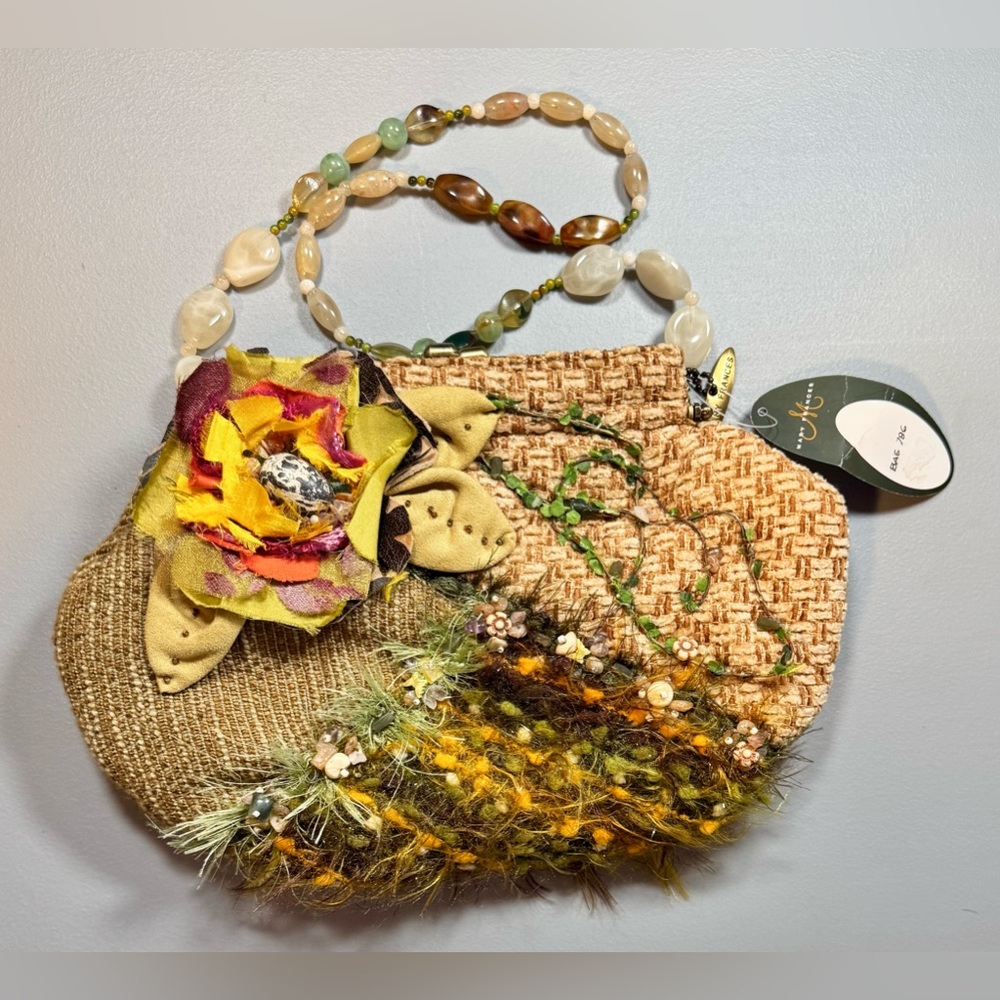 NWT 👜👛Vintage Mary Frances purse with beaded shoulder strap.